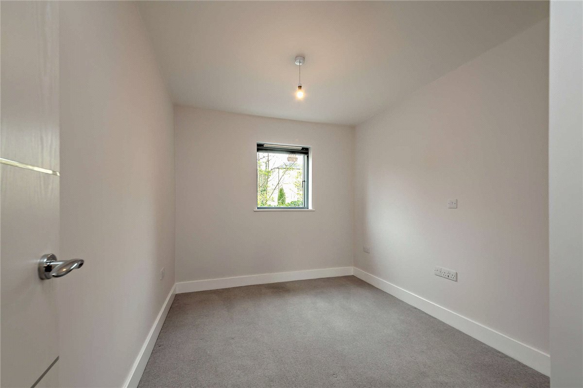 2 bedroom Flat, St Marys Road, Newbury, RG14 - Sold, Image 6