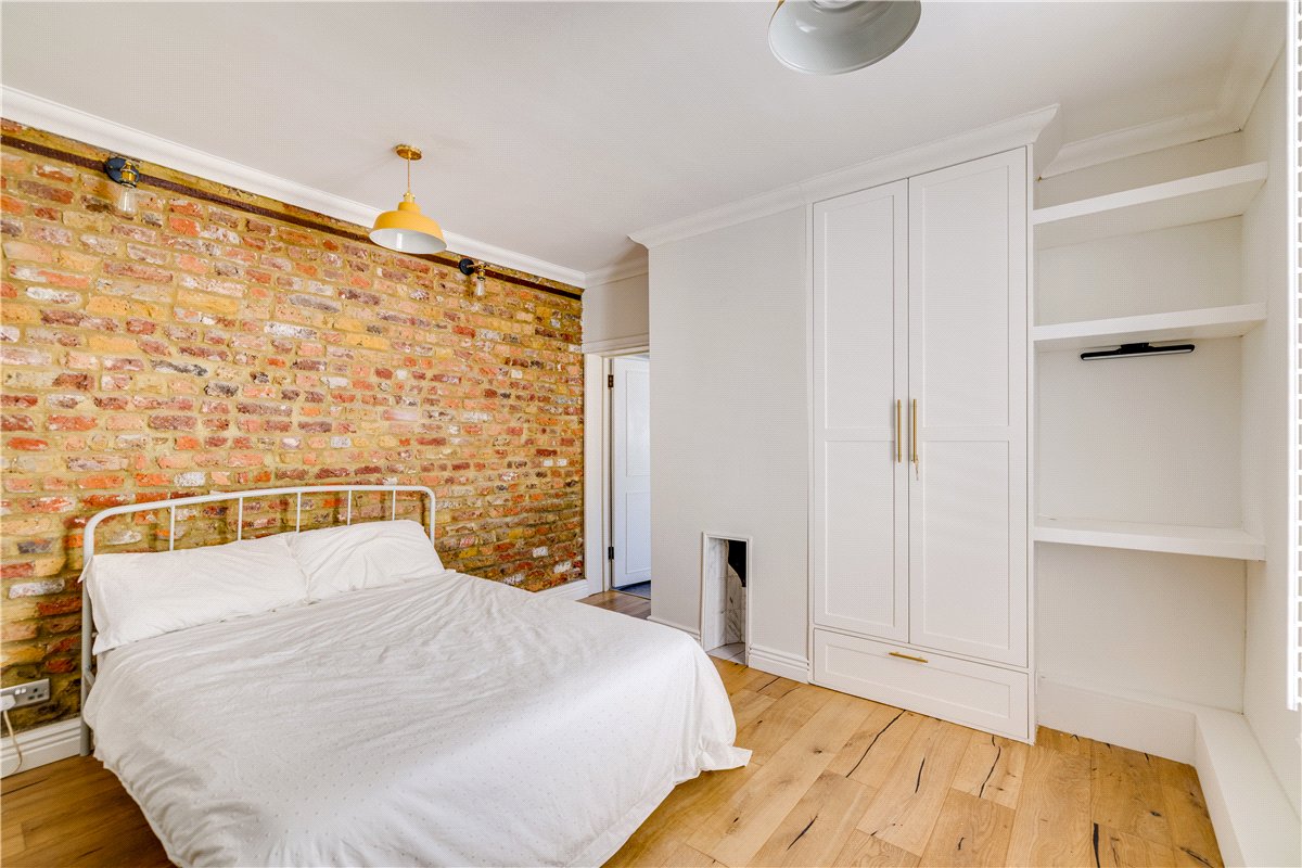 1 bedroom Flat, St. John's Hill, London, SW11 - Available, Image 3