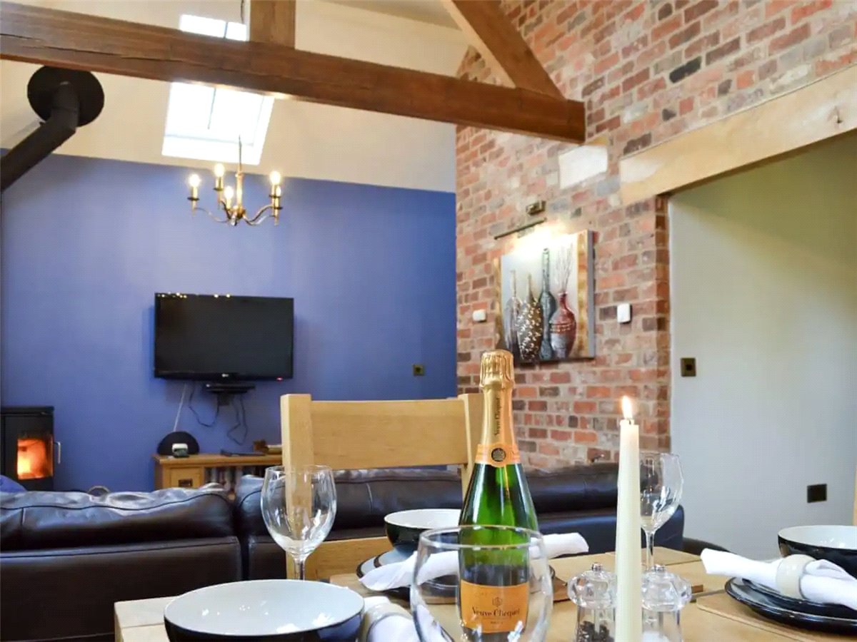 2 bedroom Barn Conversion, Holtby Lane, Holtby, YO19 - Let Agreed, Image 1