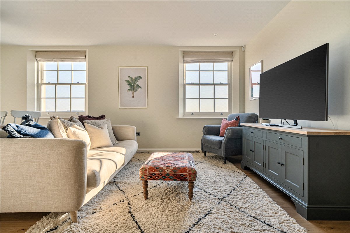 2 bedroom Flat, Lansdown Road, Bath, BA1 - Available, Image 3