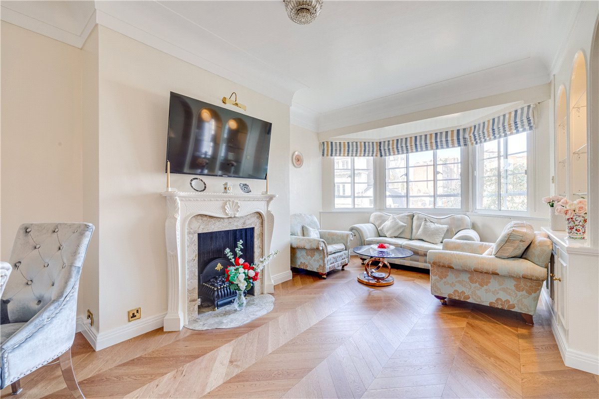 3 bedroom Flat, Hyde Park Place, London, W2 - Available