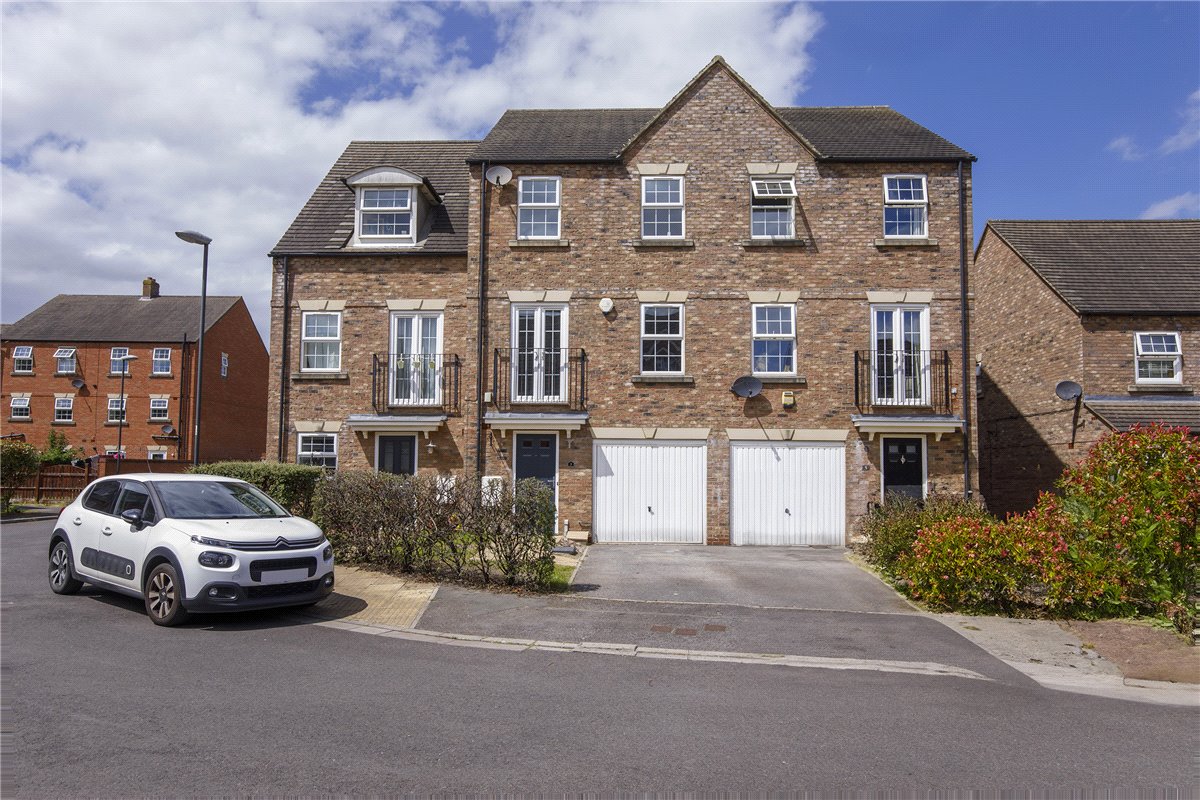 4 bedroom House, Coningham Avenue, York, YO30 - 