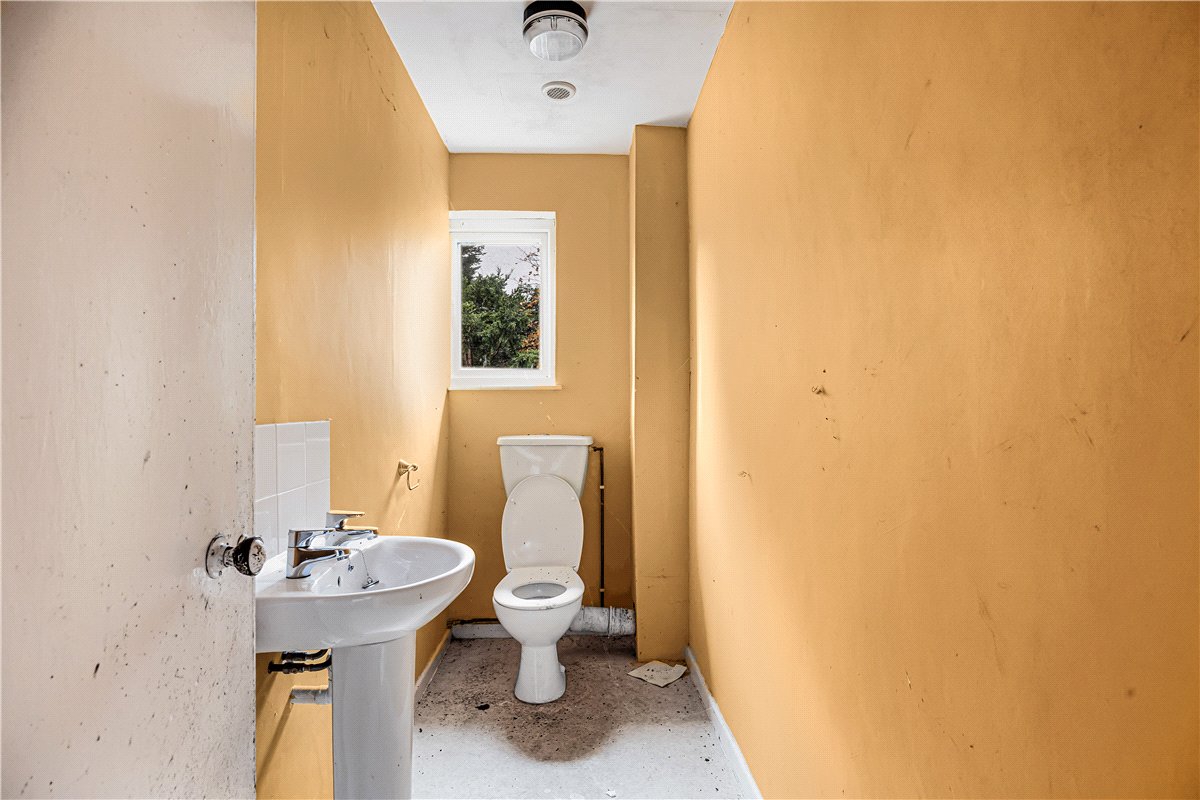 4 bedroom House, Queen Camel, Yeovil, BA22 - Available, Image 12