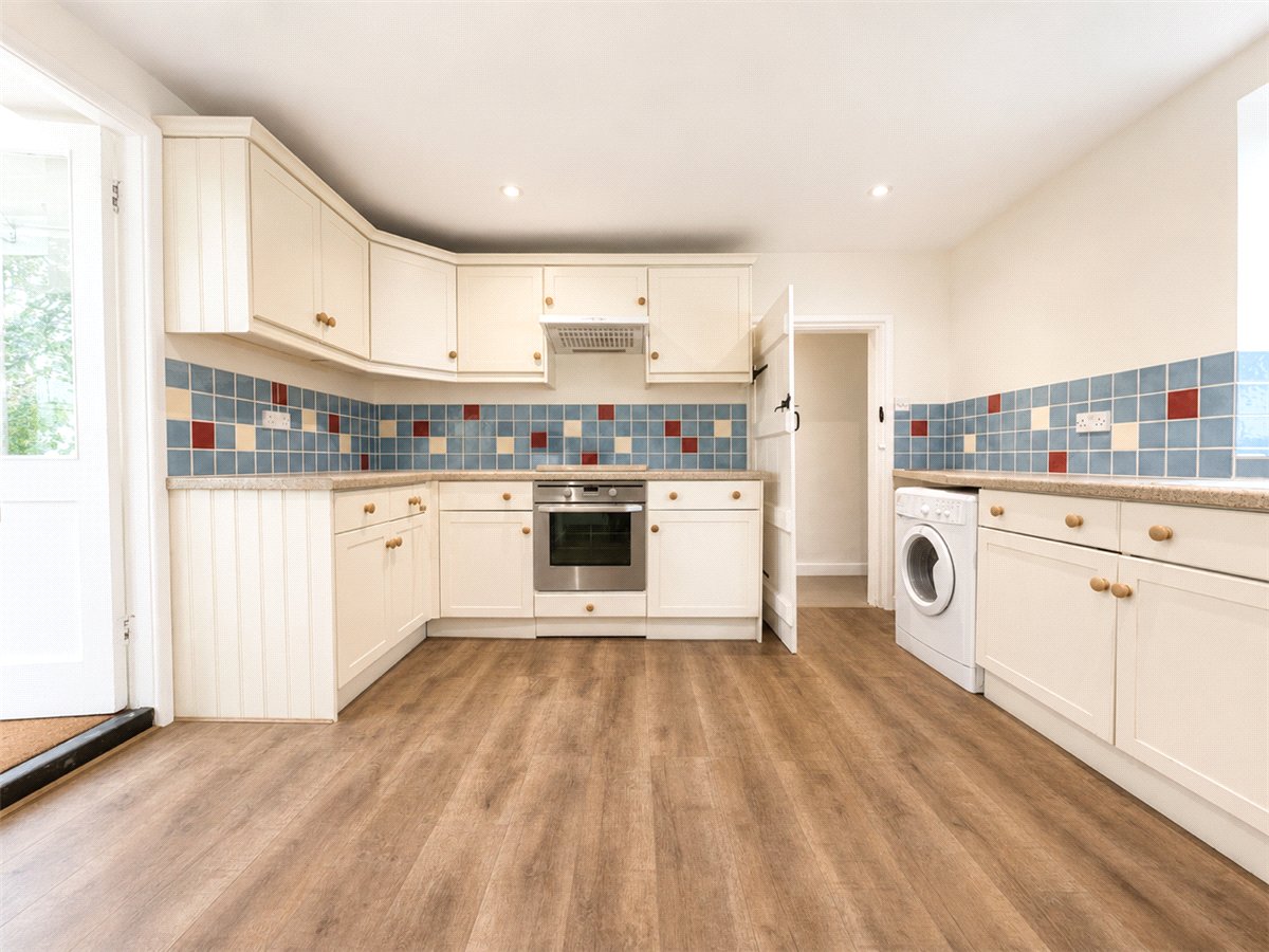 2 bedroom Bungalow, Church Street, Micheldever, SO21 - Let Agreed, Image 1