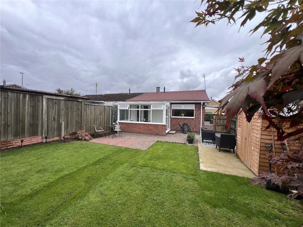 2 bedroom Bungalow, Park Avenue, Driffield, YO25 - Available