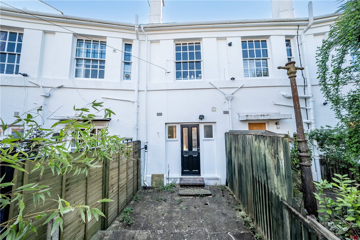 1 bedroom Flat, Eastgate Street, Winchester, SO23 - Sold, Image 1