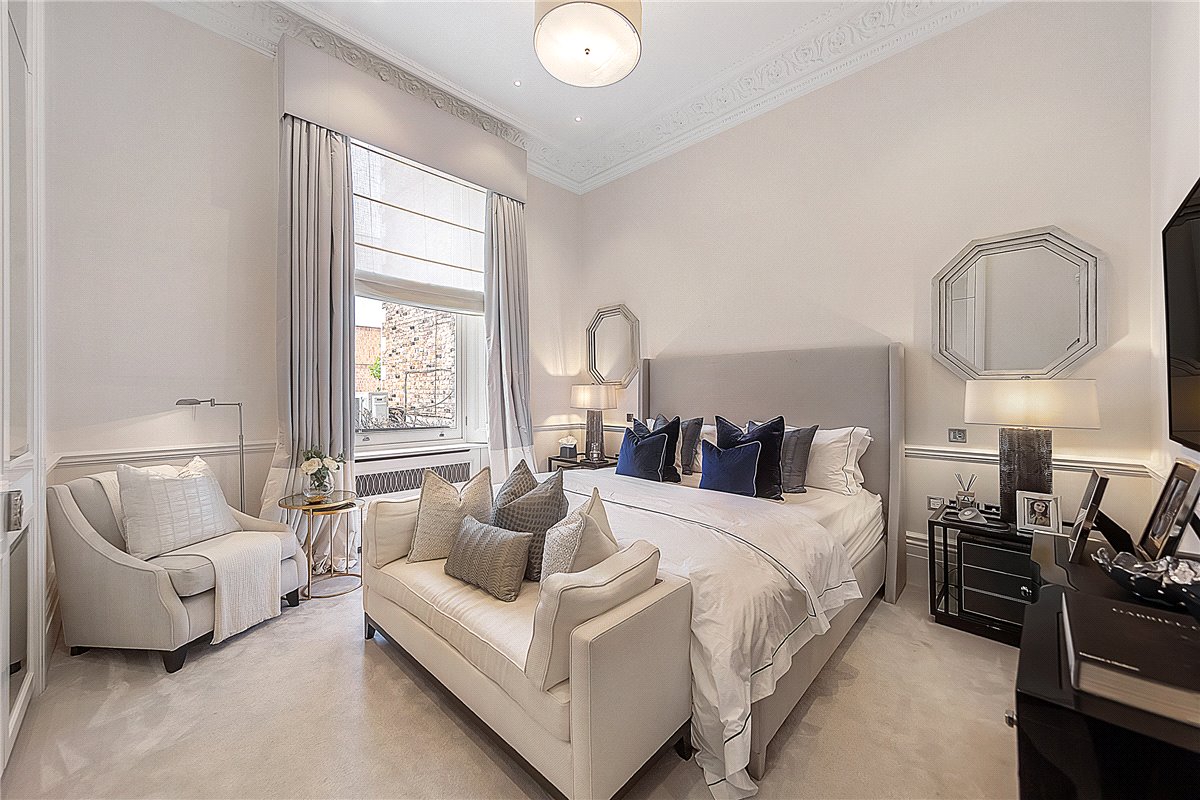 2 bedroom Flat, Ennismore Gardens, Knightsbridge, SW7 - Available, Image 10