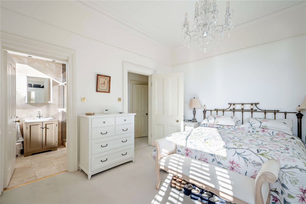 2 bedroom Flat, Otley Road, Harrogate, HG2 - Available, Image 9