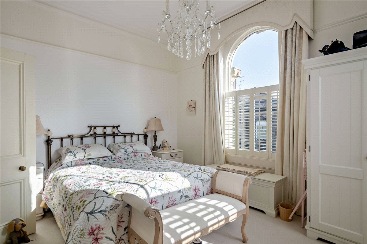2 bedroom Flat, Otley Road, Harrogate, HG2 - Available, Image 9