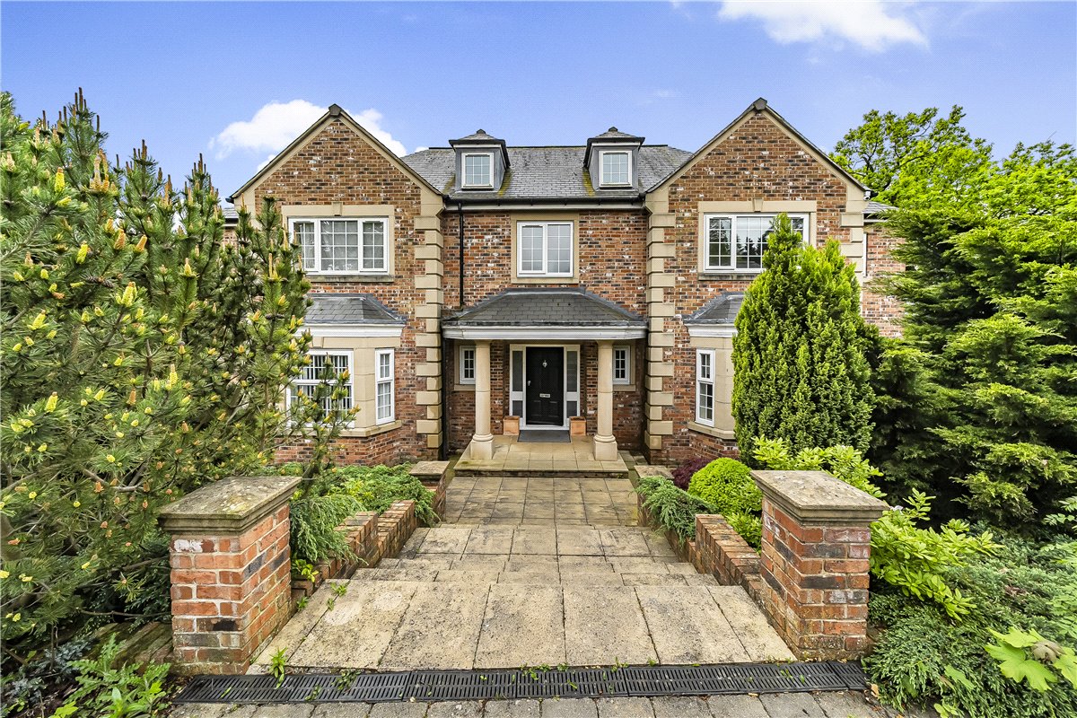 6 bedroom House, Towers Lane, Crofton, WF4 - Let Agreed