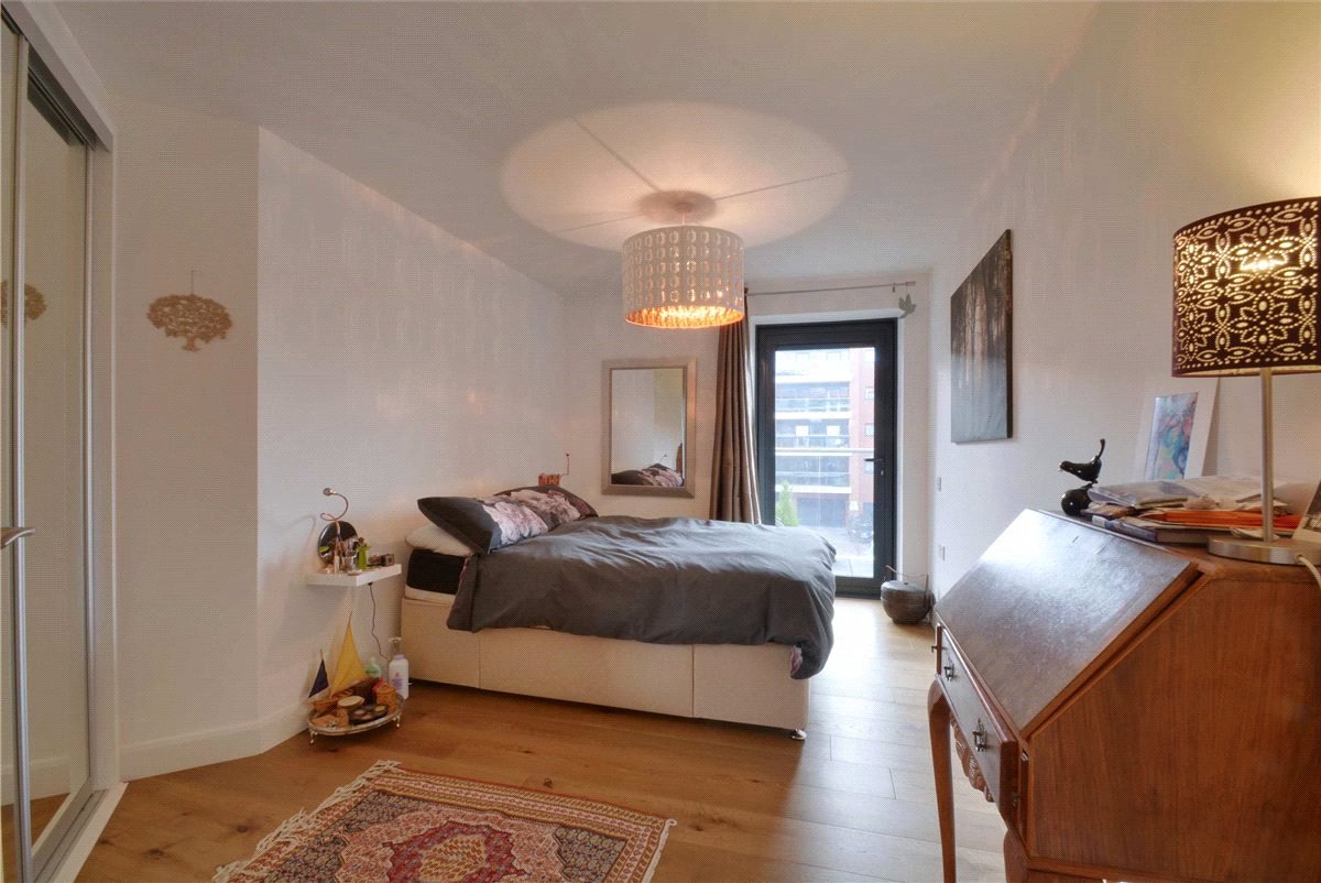 1 bedroom Flat, Racecourse Road, Newbury, RG14 - Available, Image 3