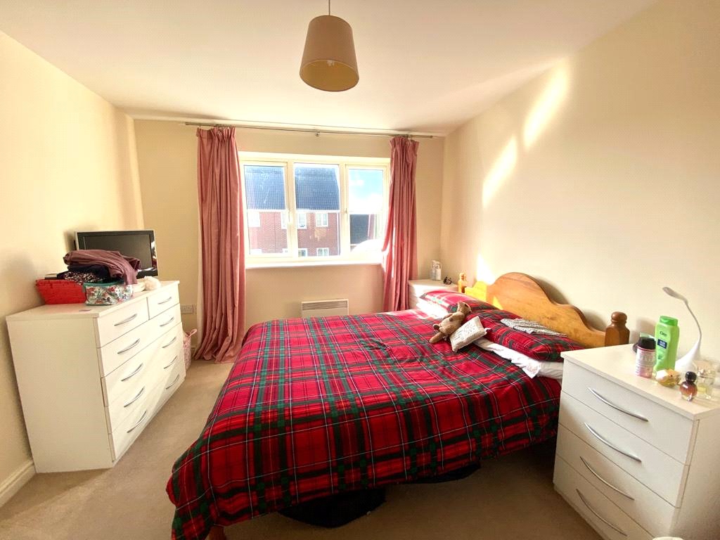3 bedroom House, Smiths Close, Pewsey, SN9 - Available, Image 7