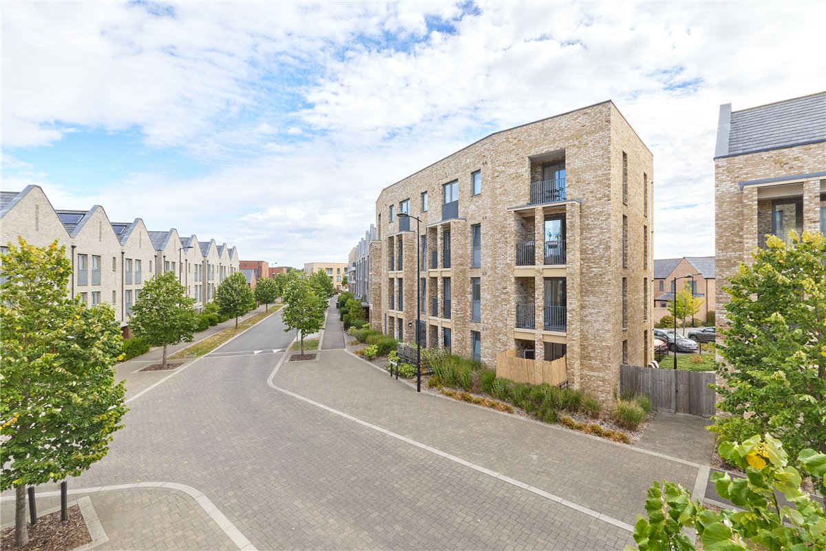 2 bedroom Flat, Osprey Drive, Trumpington, CB2 - Sold