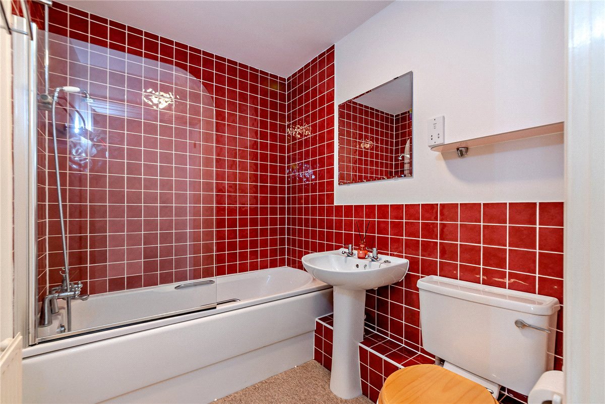 2 bedroom Flat, Newtown Road, Newbury, RG14 - Sold STC, Image 10