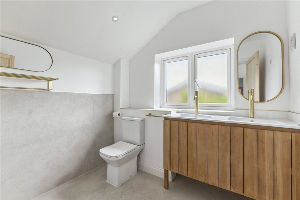 4 bedroom House, High Street, Burbage, SN8 - Available, Image 8