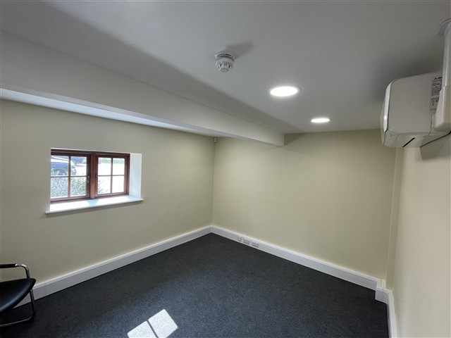 942 Sq Ft, Home Farm Lane, Andover, SP11 - Available, Image 1