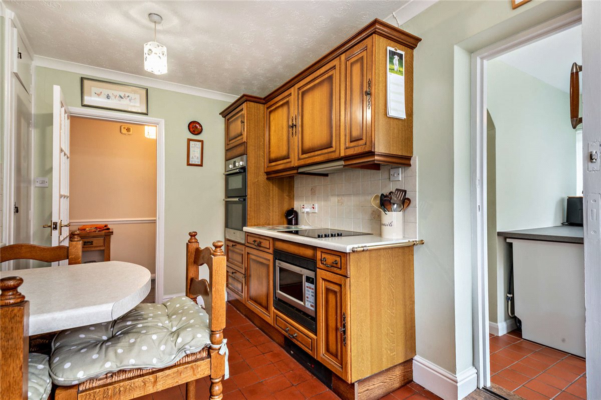 3 bedroom Bungalow, Long Lane, Hermitage, RG18 - Available, Image 4