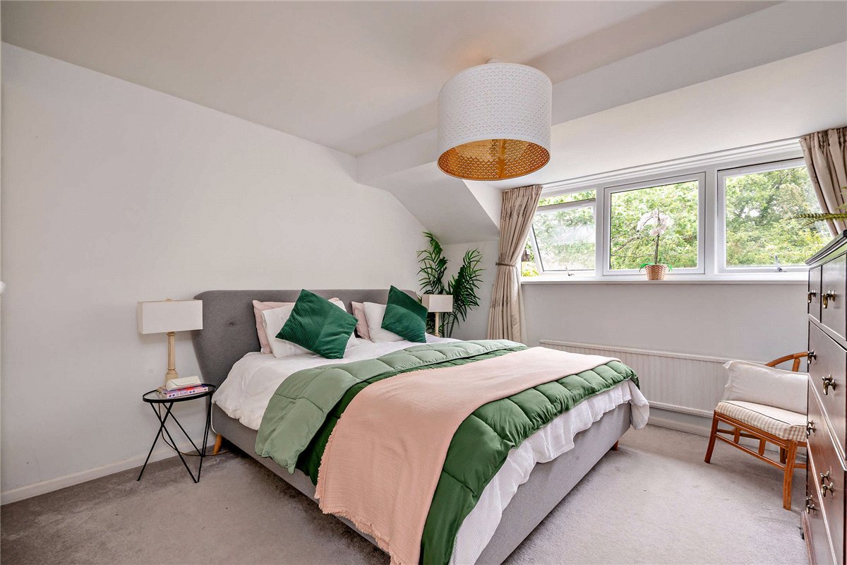 5 bedroom House, Kendrick Road, Newbury, RG14 - Available, Image 18