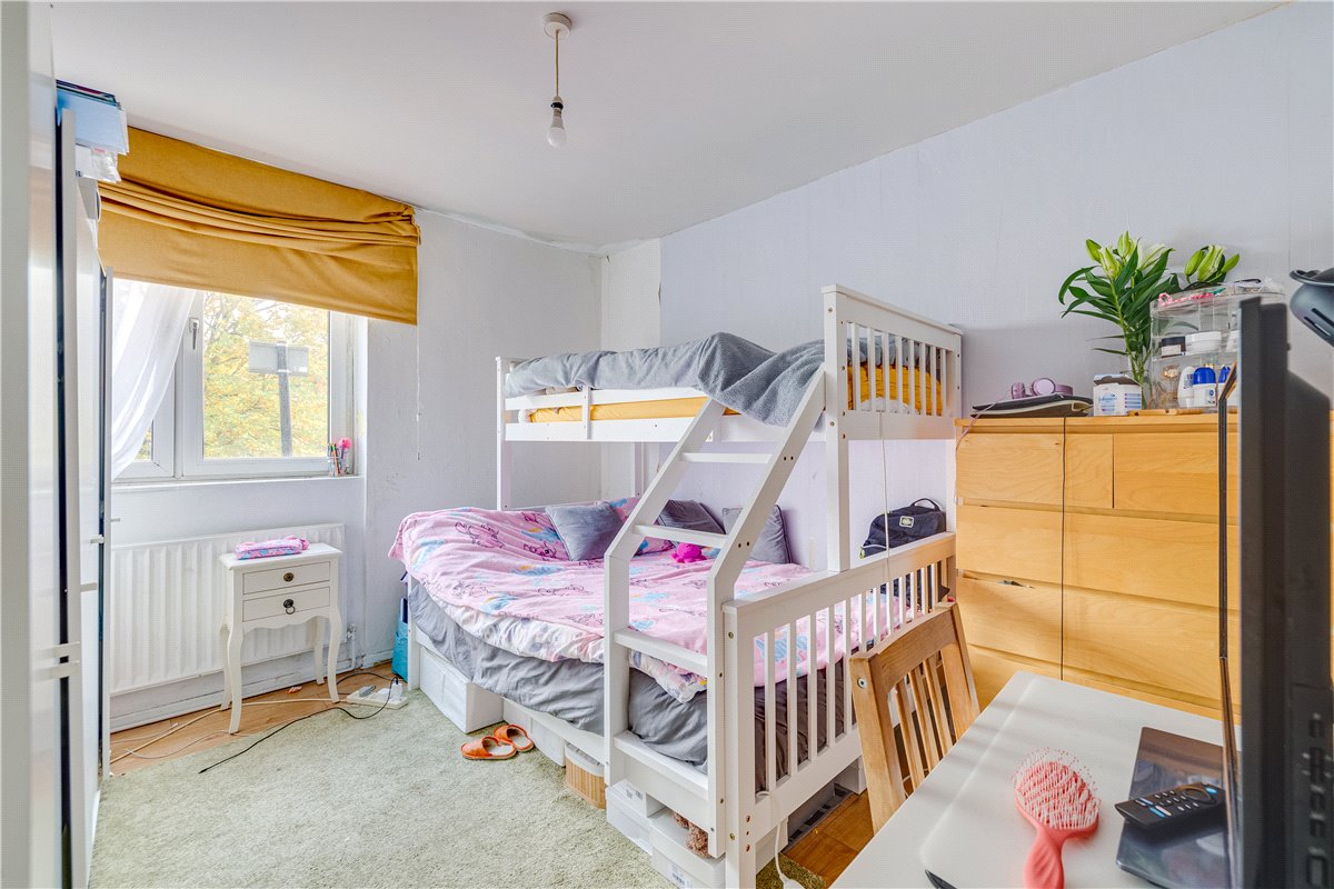 2 bedroom Flat, Winterfold Close, London, SW19 - Sold, Image 7