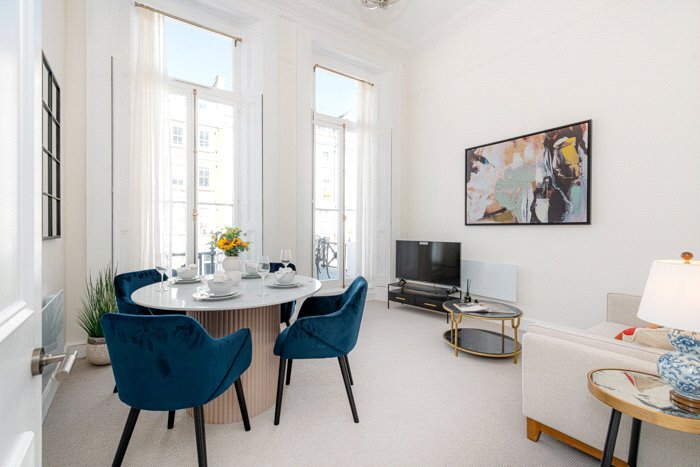 2 bedroom Flat, Lexham Gardens, Kensington, W8 - Available