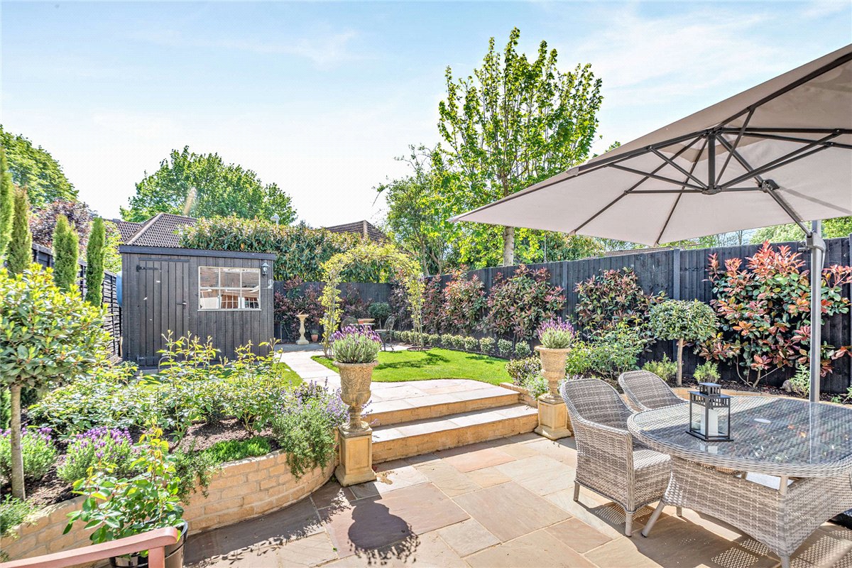 3 bedroom House, Shaw Road, Newbury, RG14 - Available