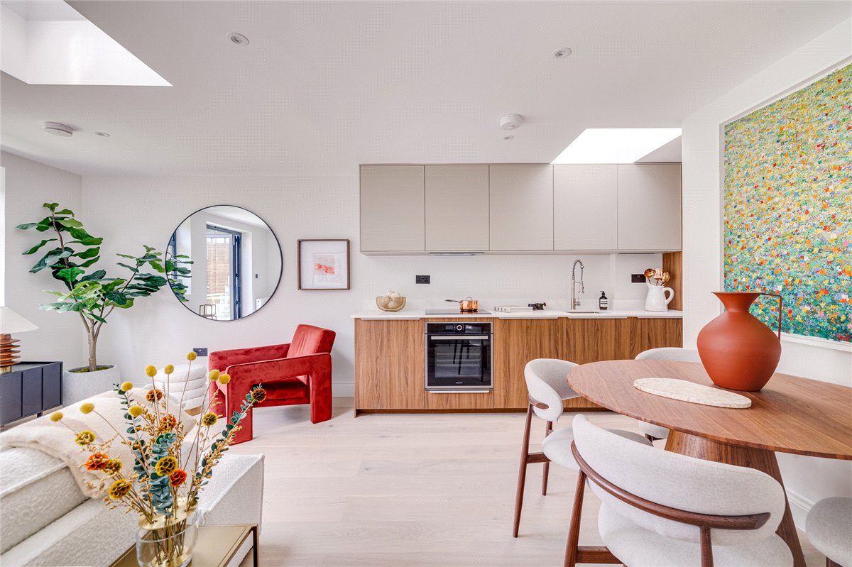 2 bedroom Flat, Standen Road, London, SW18 - Sold STC