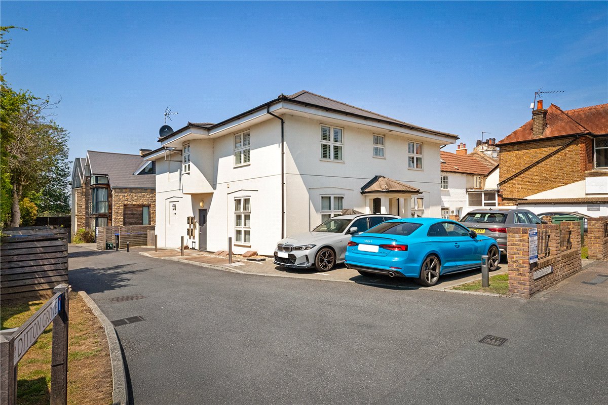 1 bedroom Flat, Ditton Grove, Esher, KT10 - Available, Image 13