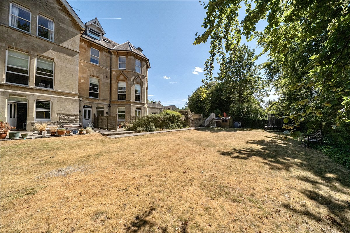 3 bedroom Flat, Weston Lane, Bath, BA1 - Available, Image 2