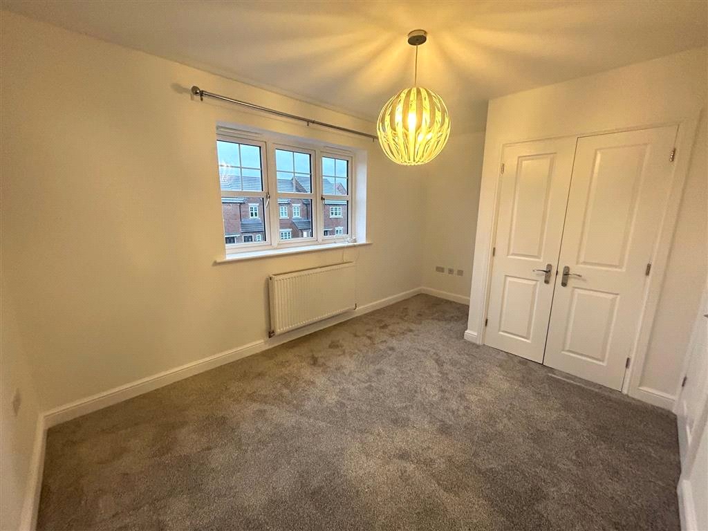 3 bedroom House, Harper Hill Gardens, Bircotes, DN11 - , Image 2