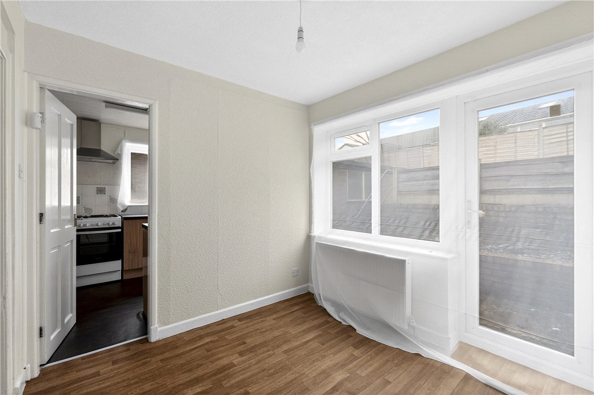 3 bedroom House, Kingsway, Bredbury, SK6 - Available, Image 7