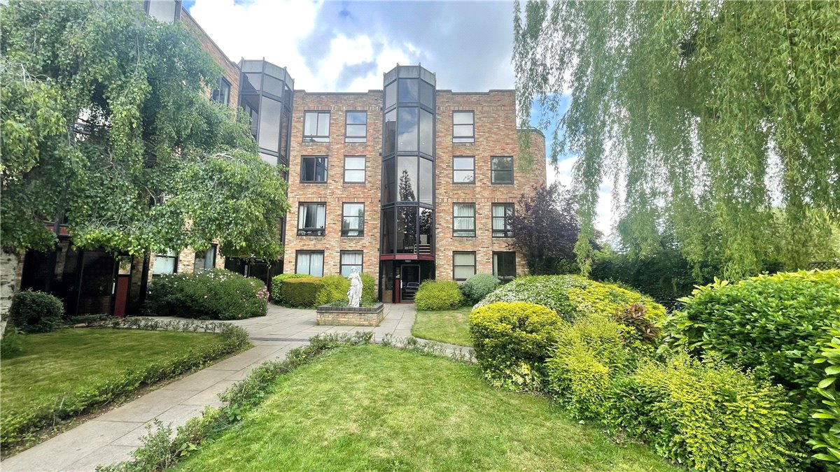 1 bedroom Flat, Manhattan Drive, Cambridge, CB4 - Sold