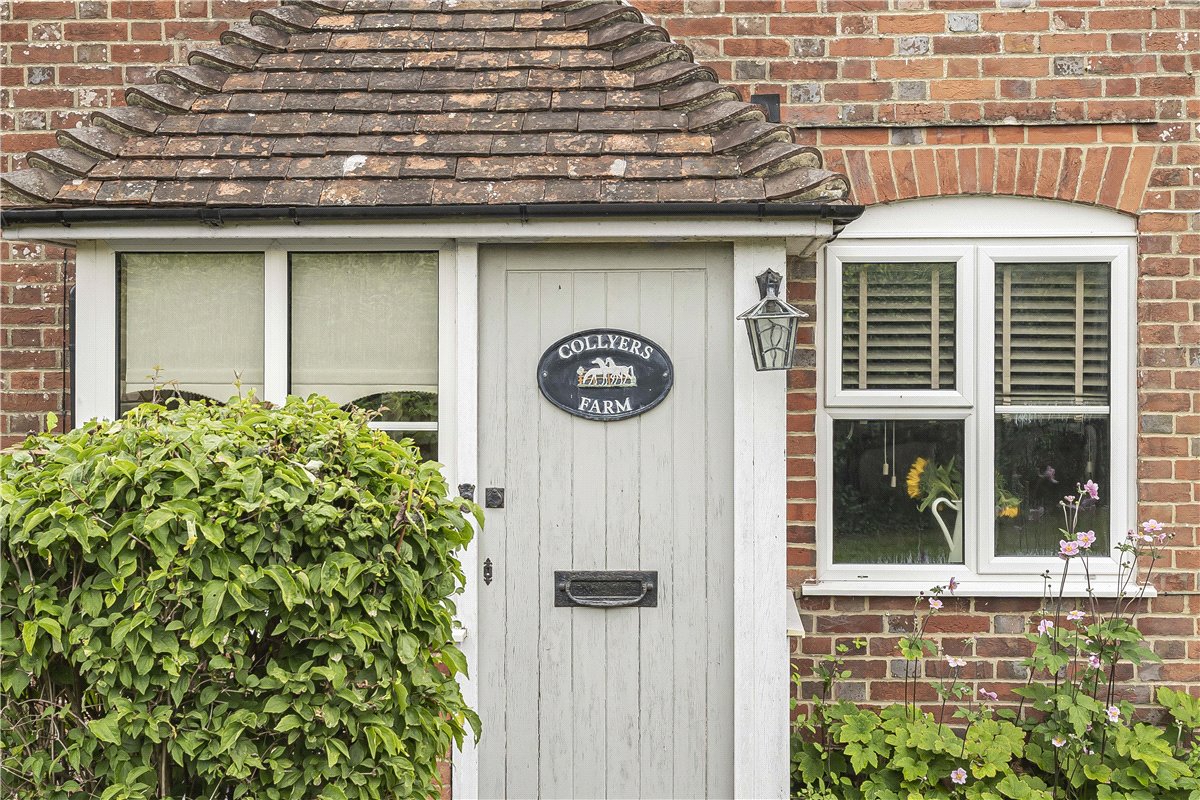 4 bedroom House, Forest Road, Worlds End, PO7 - Available, Image 2