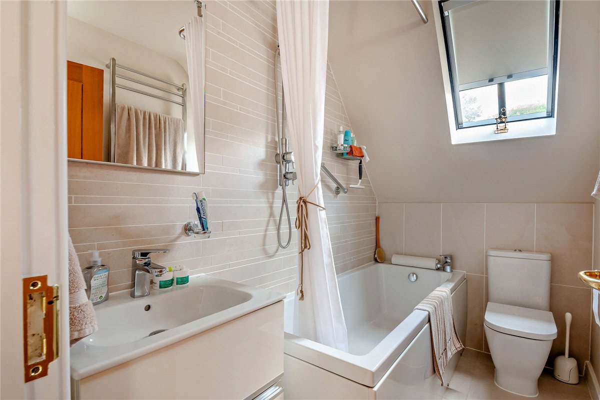 2 bedroom House, Lambourn Road, Speen, RG20 - Available, Image 12