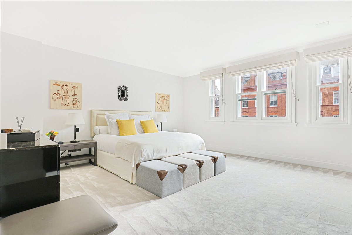 3 bedroom Flat, Pont Street, Knightsbridge, SW1X - Available, Image 21