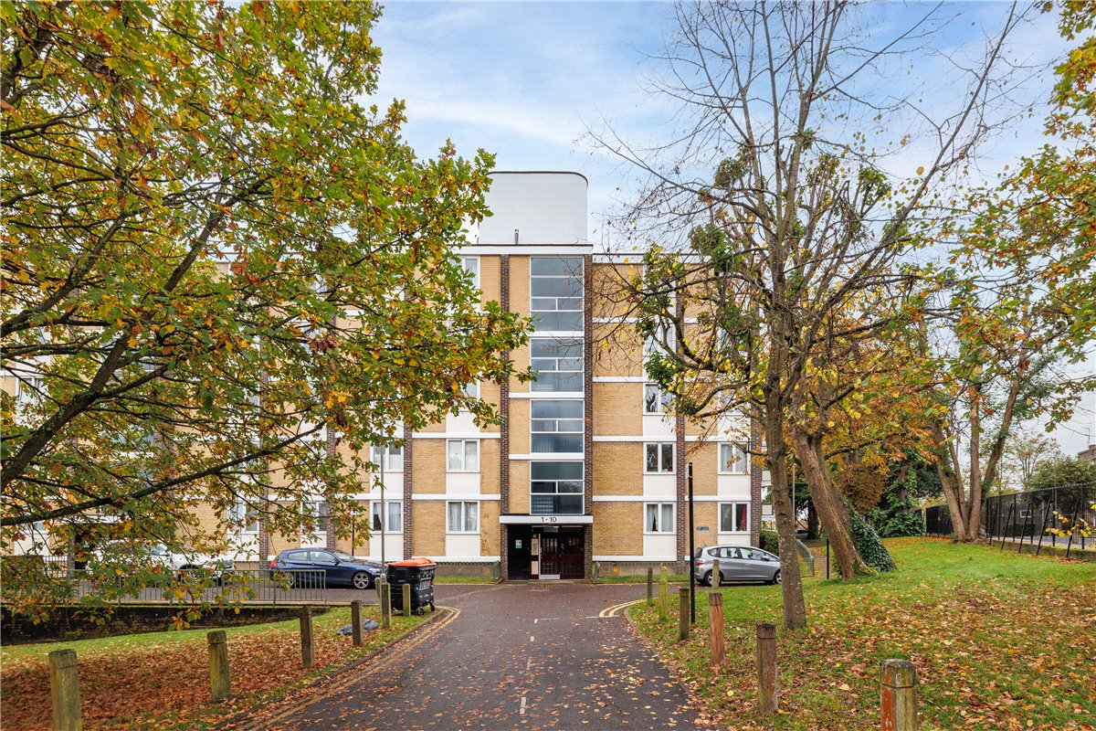2 bedroom Flat, Winterfold Close, London, SW19 - Sold, Image 9