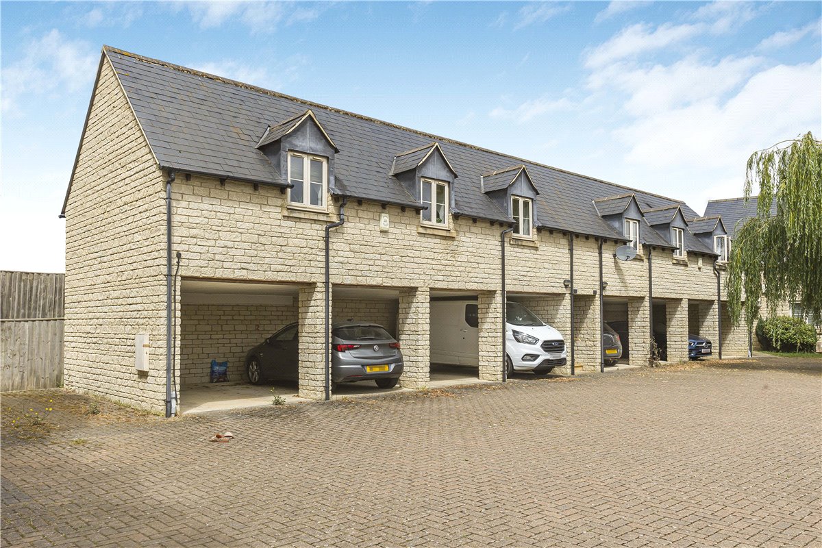 2 bedroom Flat, Shipton Road, Woodstock, OX20 - Let Agreed, Image 8