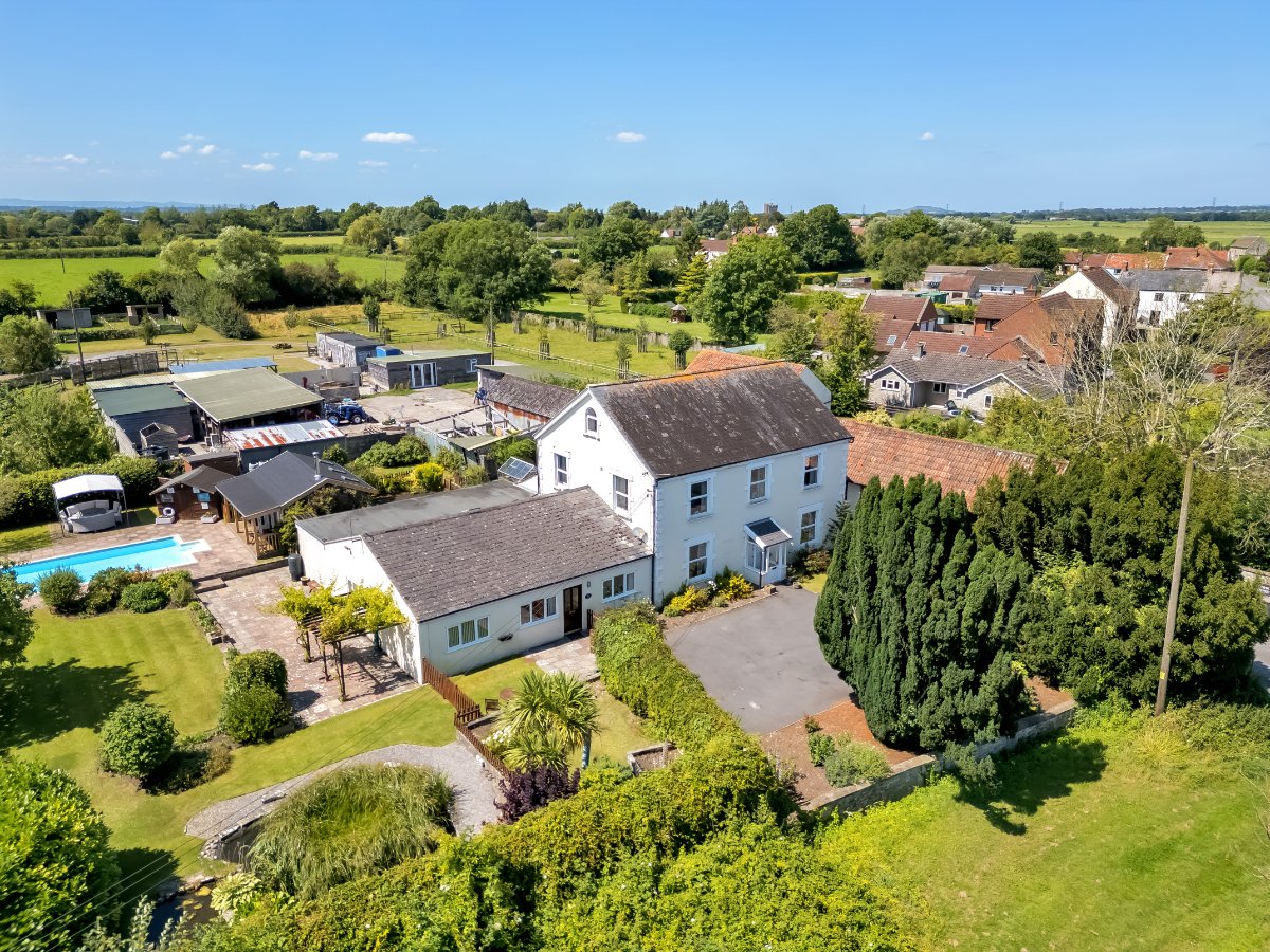 6 bedroom House, Glastonbury Road, Meare, BA6 - Sold STC