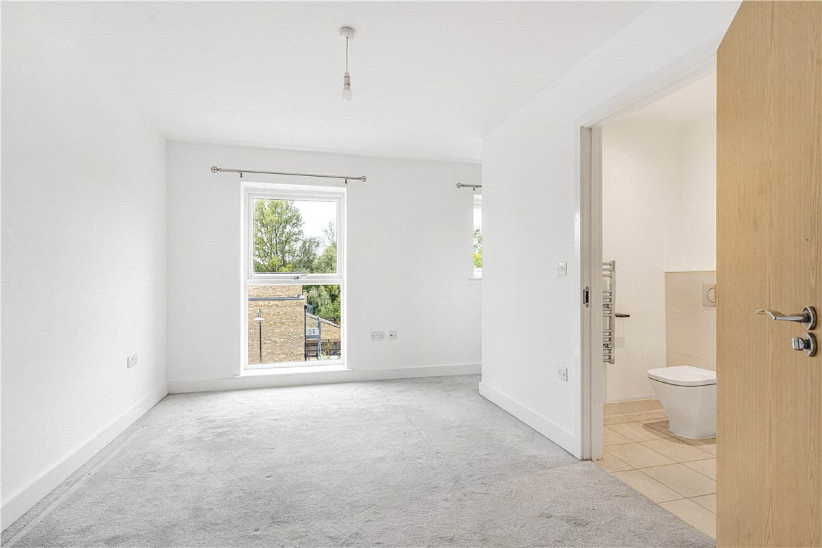 2 bedroom Flat, Atlas Way, Oakgrove, MK10 - Available, Image 5