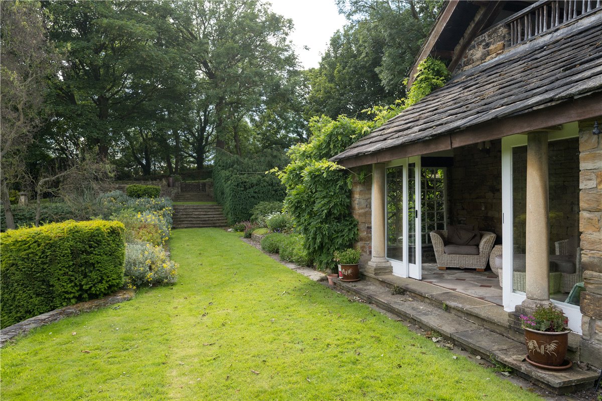 5 Bedroom Single Family Home/House's Image 6