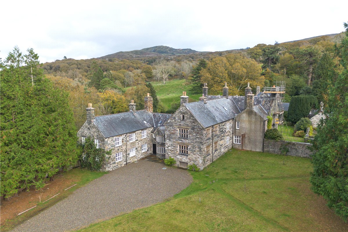11 bedroom House, Talsarnau, Gwynedd, LL47 - Available, Image 3