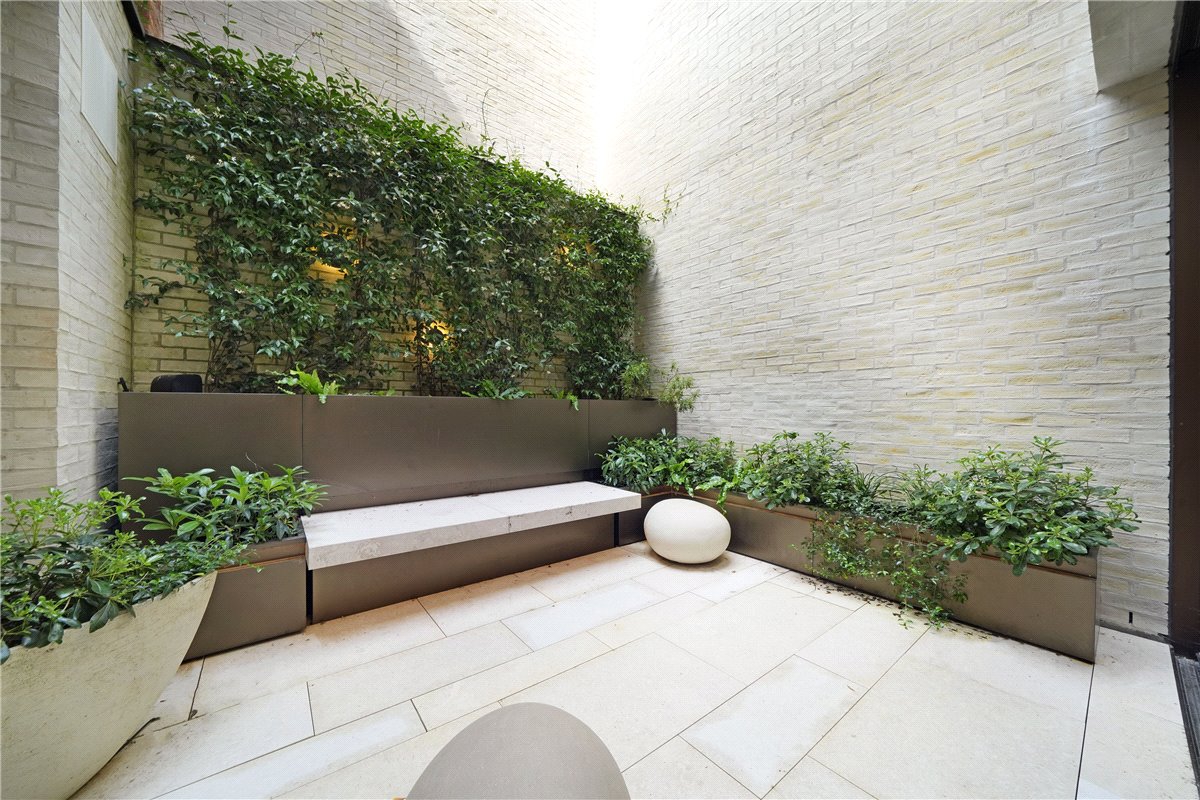 3 bedroom Maisonette, St Mary Abbots Place, Kensington, W8 - Available, Image 5