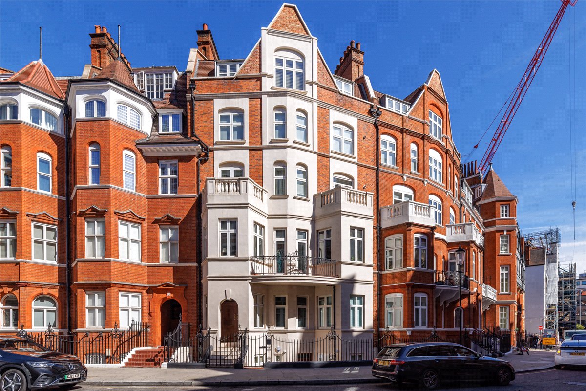 2 bedroom Flat, Hans Crescent, Knightsbridge, SW1X - Available, Image 8