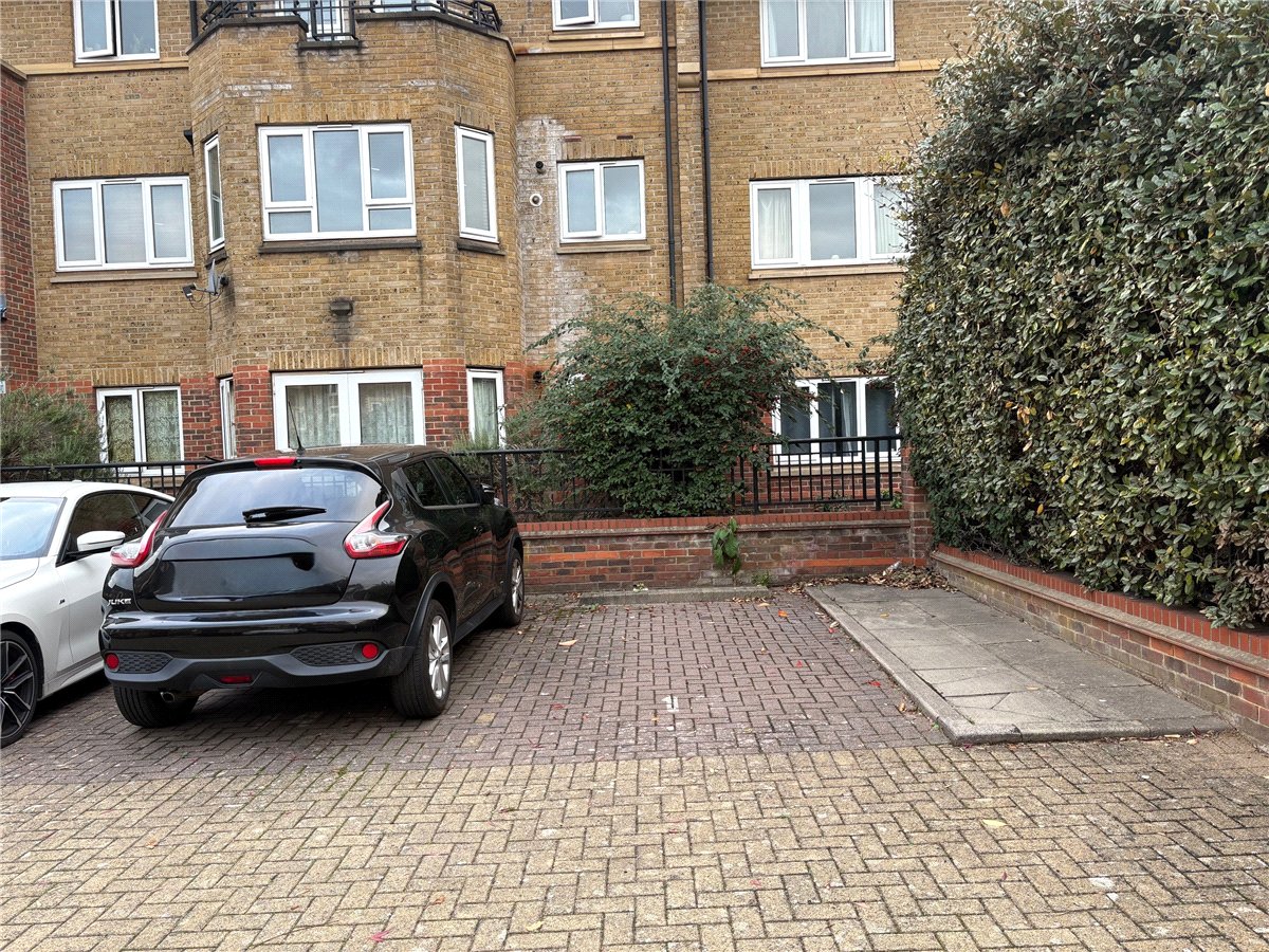 2 bedroom Flat, Roma Court, St. James's Drive, SW12 - Sold, Image 10