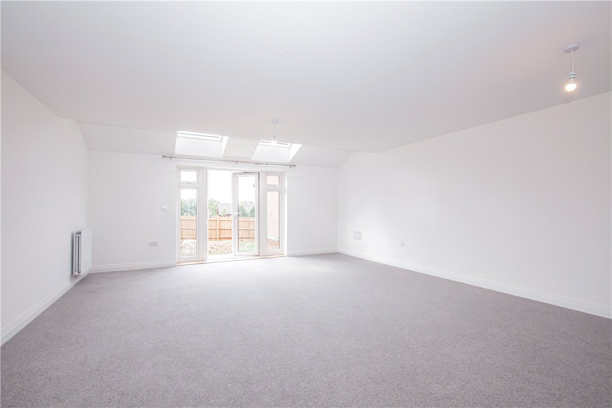 3 bedroom House, Wheatfield Drive, Witney, OX29 - , Image 3