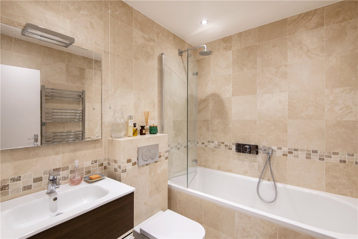 2 bedroom Flat, Webb's Road, Between The Commons, SW11 - Available, Image 10