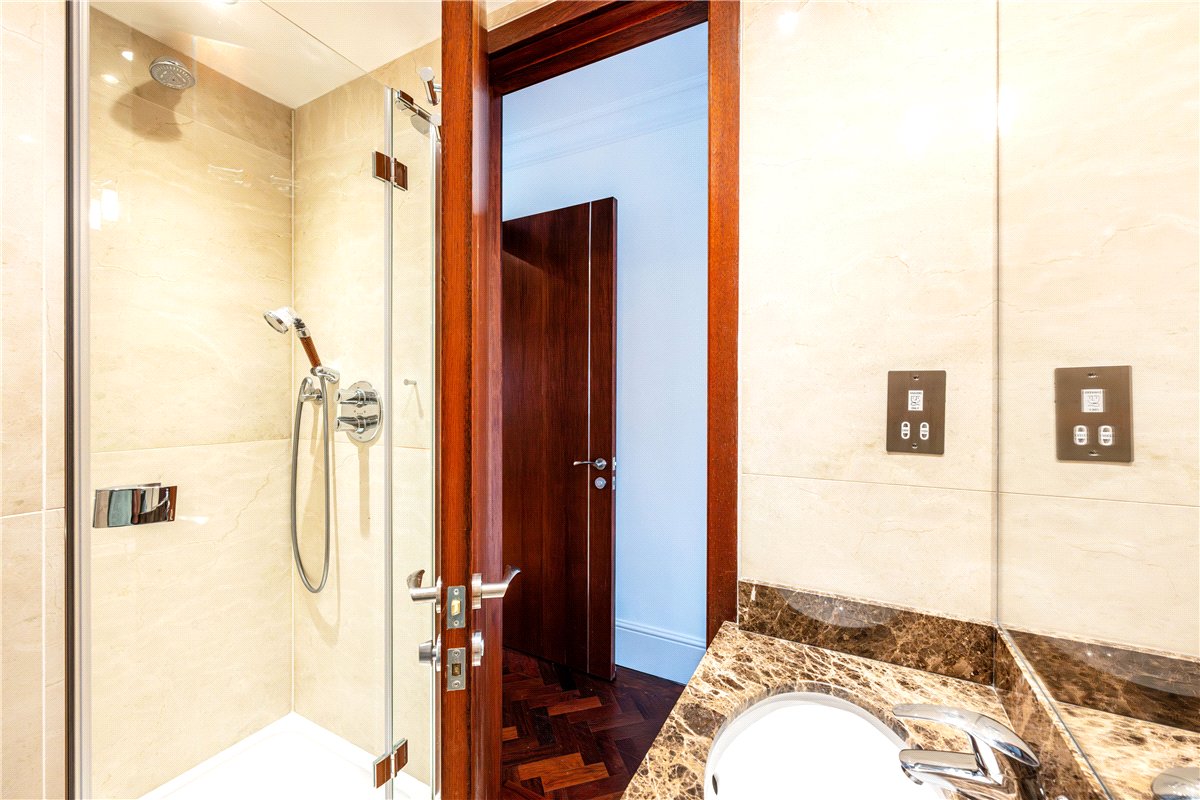 2 bedroom Flat, Grosvenor Square, Mayfair, W1K - Available, Image 13