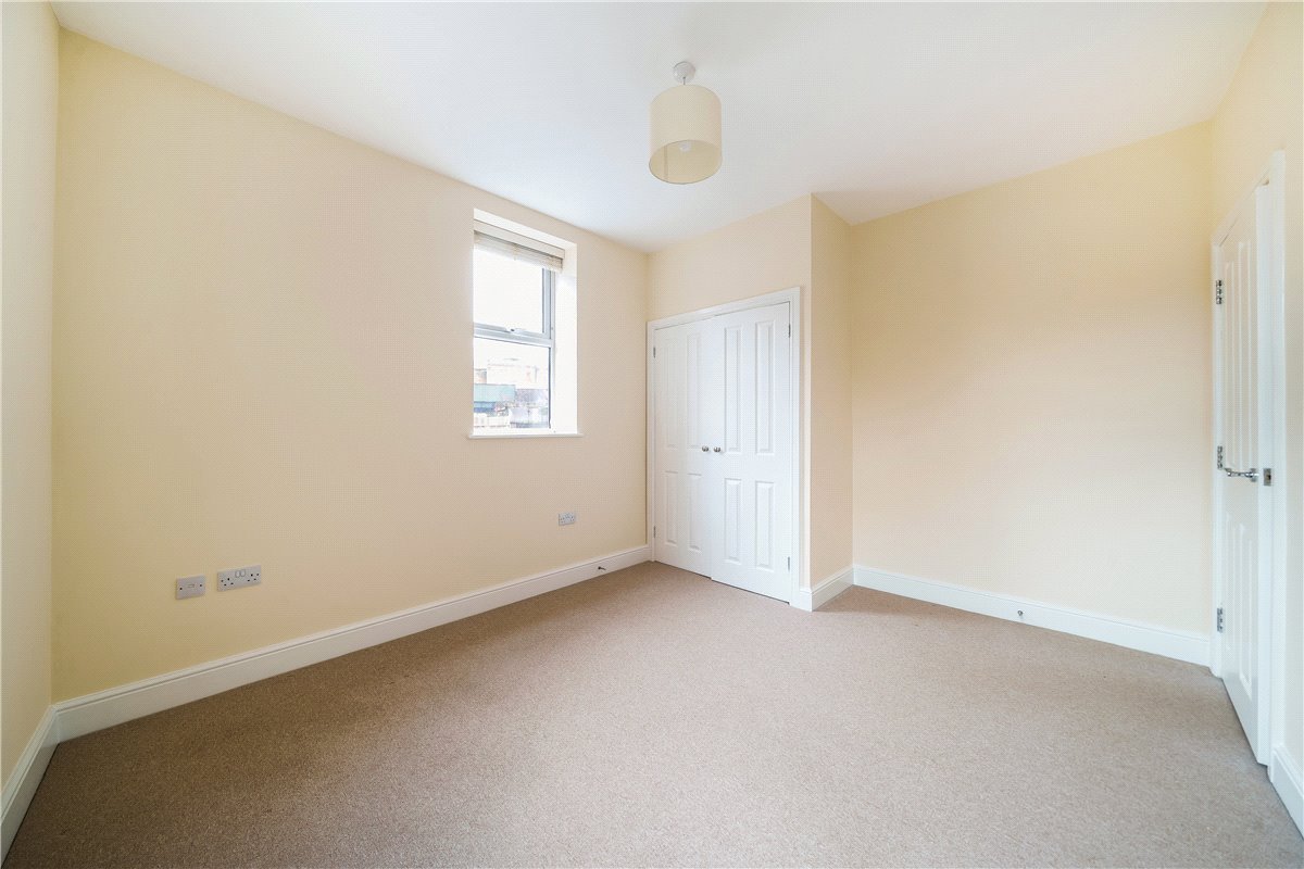 2 bedroom Flat, Stockbridge Road, Winchester, SO22 - Sold, Image 2