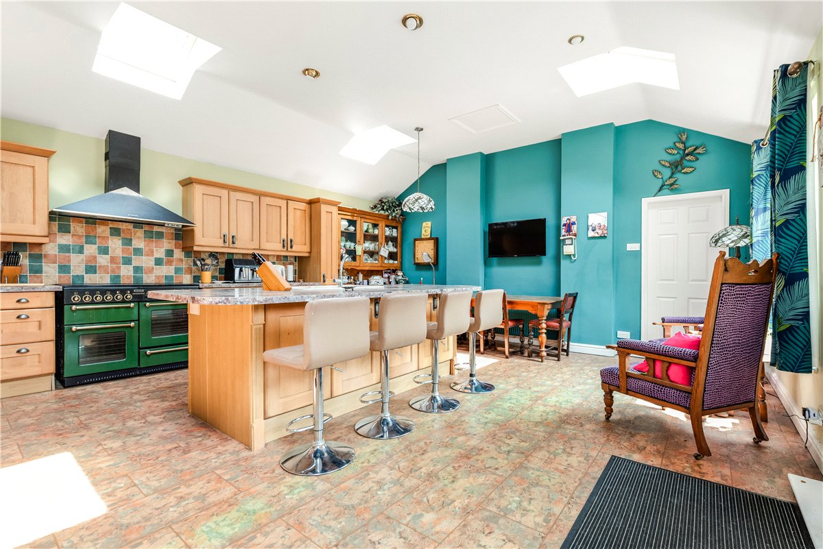 5 bedroom House, School Road, Hemingbrough, YO8 - Available, Image 2