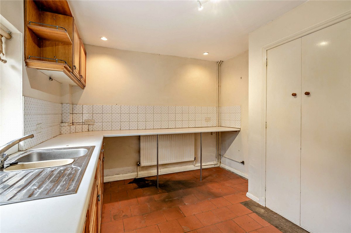 3 bedroom House, Soke Road, Silchester, RG7 - Available, Image 8