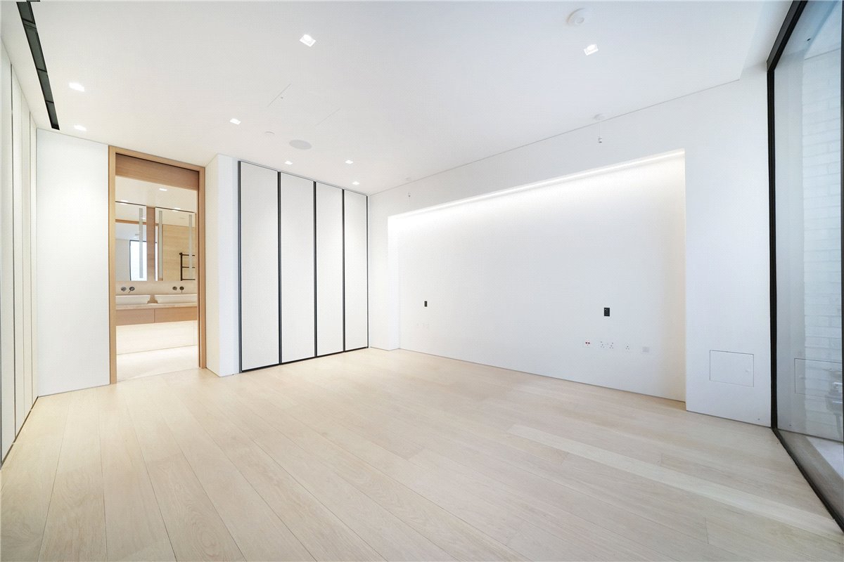 3 bedroom Maisonette, St Mary Abbots Place, Kensington, W8 - Available, Image 10